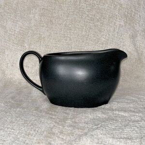 Noritake Colorwave Graphite Gravy Boat Sauce Boat pitcher